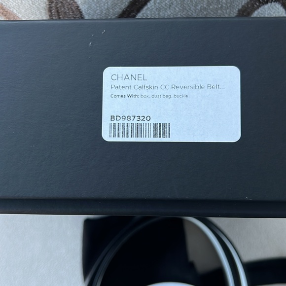 Chanel White/ Black reversible belt. Comes with box, dust bag & COA. - Picture 8 of 12